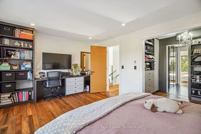 Additional image 14 of 24 Carousel Crt