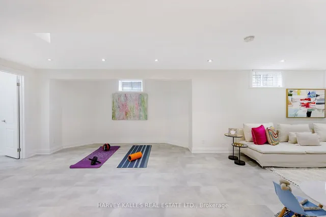 Additional image 35 of 121 Perry Cres