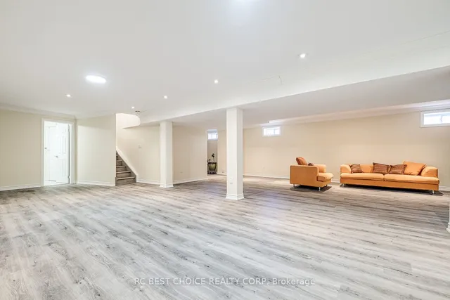 Additional image 35 of 43 Muir Dr