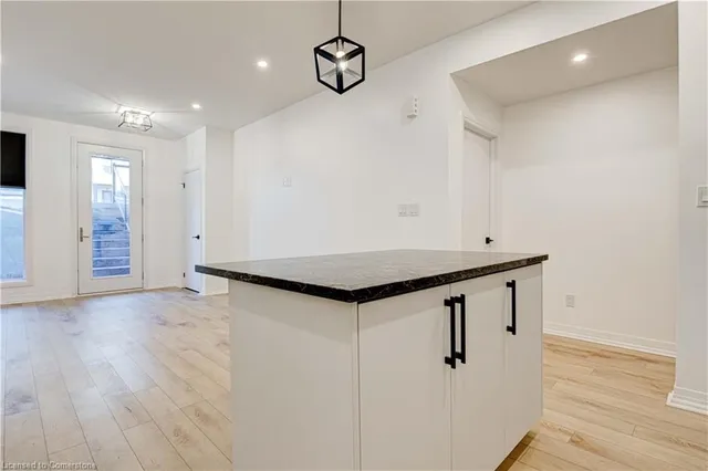 Additional image 16 of 261 Woodbine Ave Unit 71