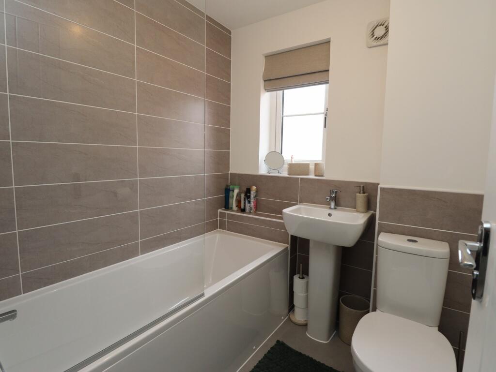 Additional image 12 of Edge of Wells