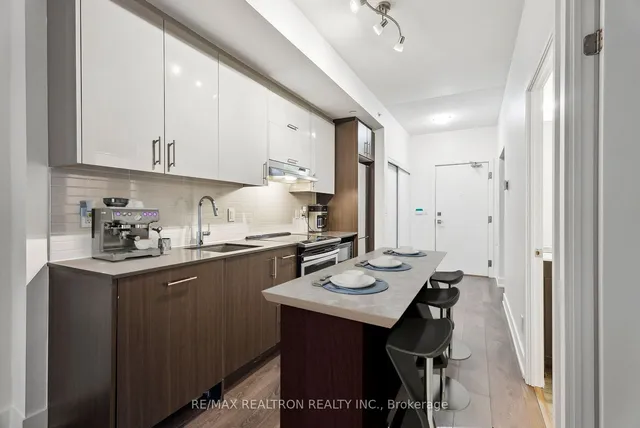 Additional image 13 of 180 Fairview Mall Dr Unit 710