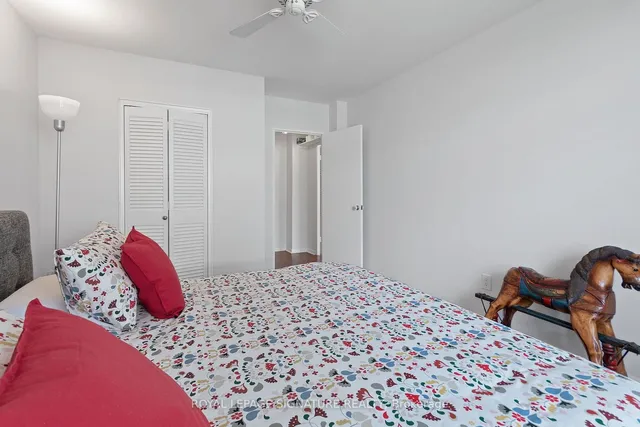 Additional image 20 of 581 Avenue Rd Unit 1104