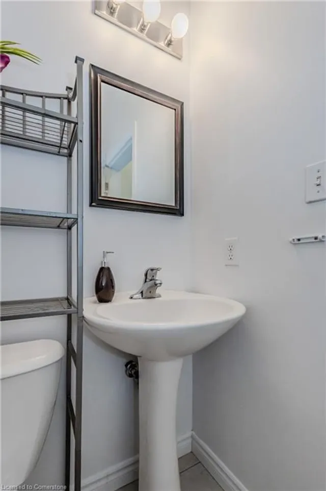 Additional image 16 of 55 Mooregate Cres Unit 8