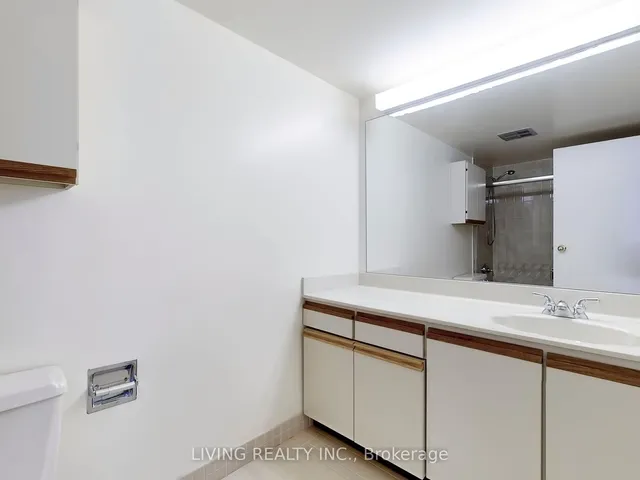 Additional image 11 of 62 Wellesley St Unit 1206