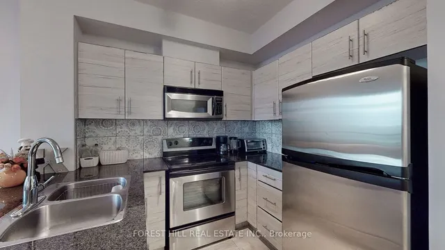Additional image 8 of 16 Yonge St Unit 2207