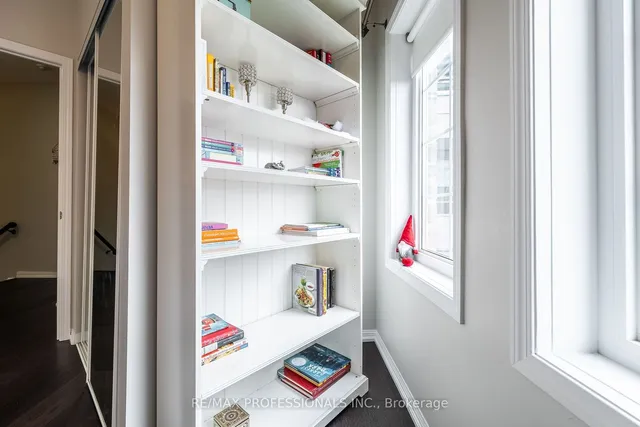 Additional image 22 of 15 Windermere Ave Unit TH101