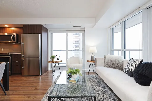 Additional image 19 of 225 Village Green Sq Unit 607