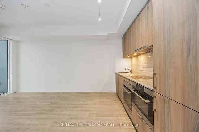 Additional image 10 of 158 Front St Unit 2114