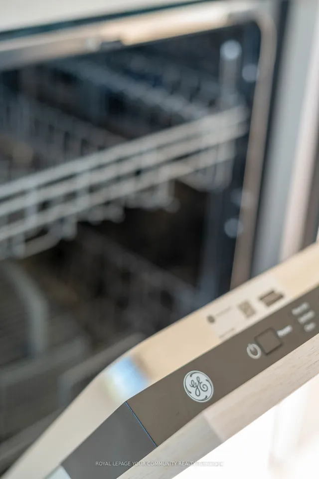 Additional image 32 of 500 Dupont St Unit 704