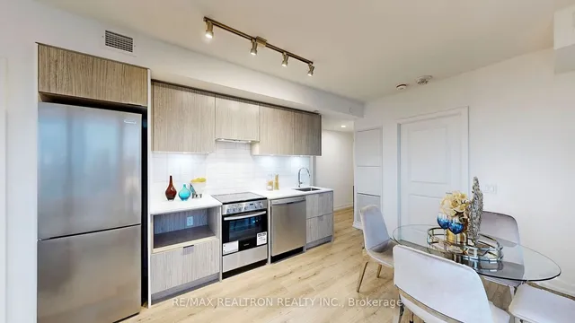 Additional image 14 of 395 BLOOR St Unit 3104