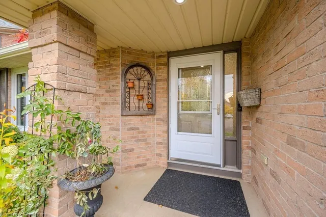 Additional image 6 of 57 Tinatawa Crt