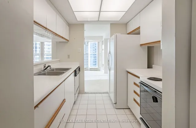Primary image of 99 Harbour Sq Unit 1702