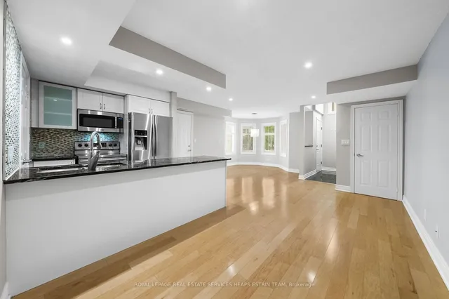 Additional image 4 of 12 Brian Peck Cres Unit 101