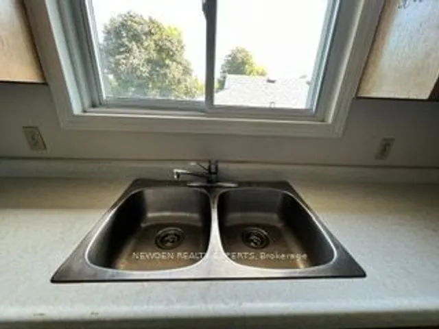 Additional image 33 of 155 Massey Ave