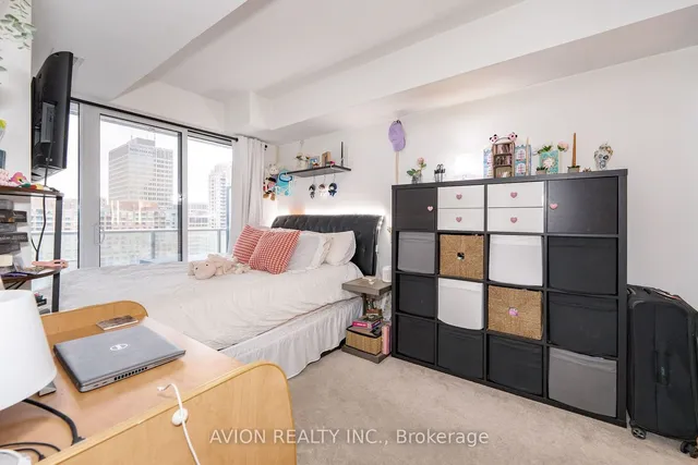 Additional image 6 of 501 yonge St Unit 1112