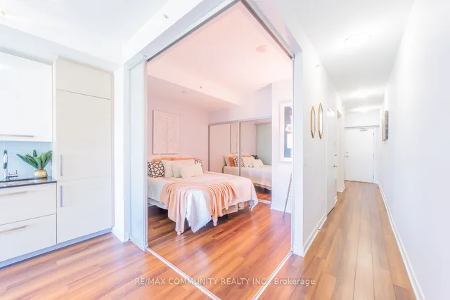 Additional image 25 of 210 Simcoe St Unit 1210