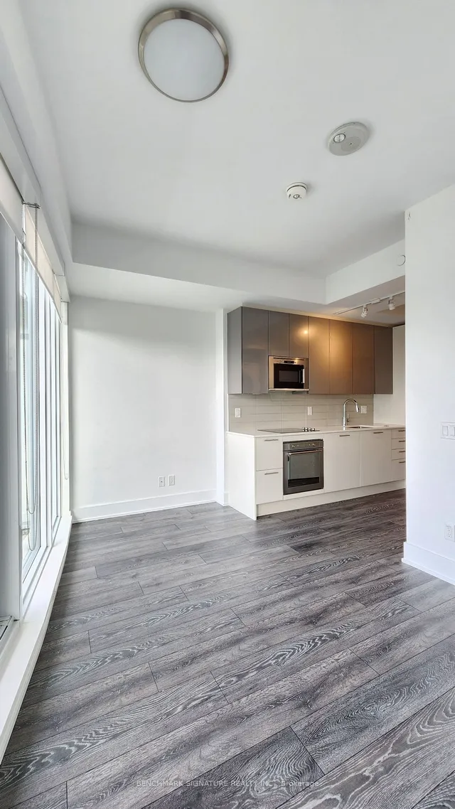 Additional image 11 of 403 Church St Unit 2503