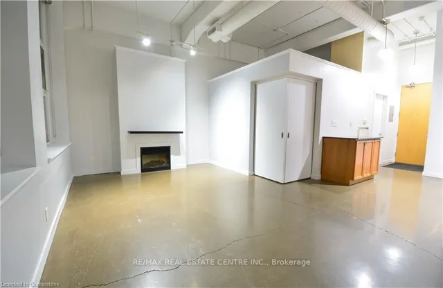 Additional image 11 of 404 King St Unit 316