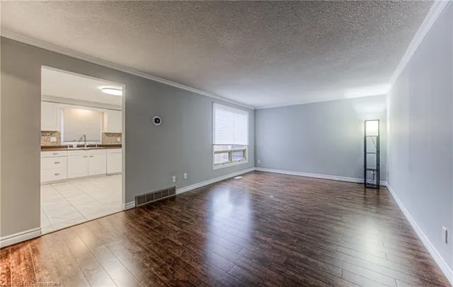 Additional image 19 of 28 Underhill Cres Unit 11
