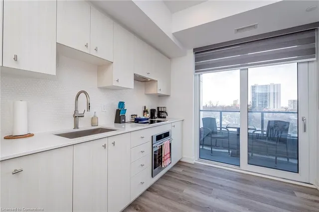 Additional image 6 of 15 Wellington St Unit 612