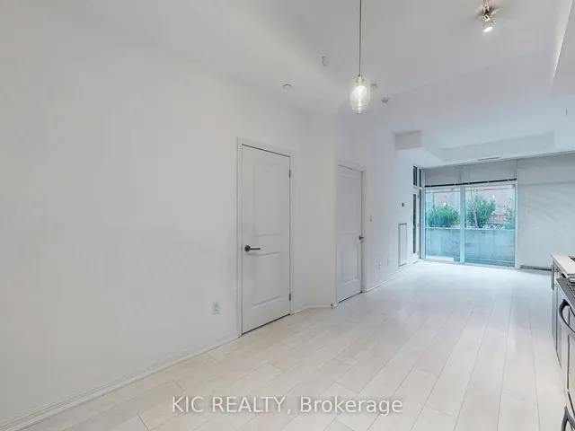 Additional image 9 of 400 Adelaide St Unit 107