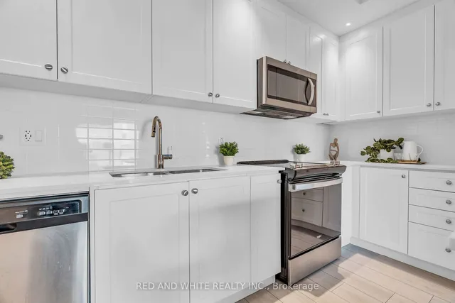 Additional image 13 of 55 Duke St Unit 901