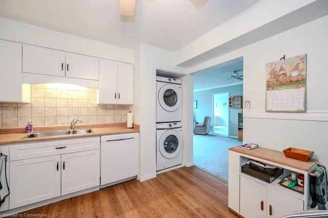 Additional image 29 of 3227 King St Unit 301