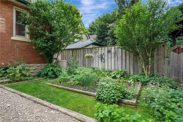 Additional image 44 of 67 Moore Ave