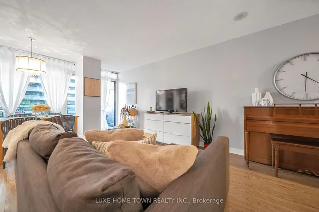 Additional image 30 of 4K Spadina Ave Unit 711