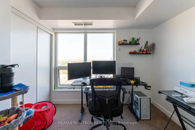 Additional image 15 of 151 Village Green Sq Unit 2102