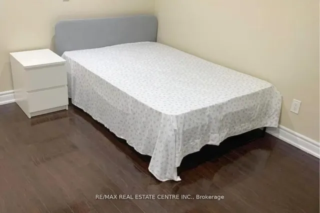 Additional image 33 of 110 Allenby Ave