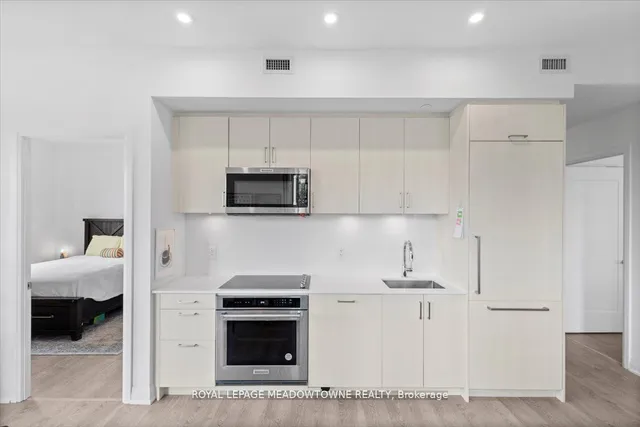 Additional image 12 of 280 Howland Ave Unit 302