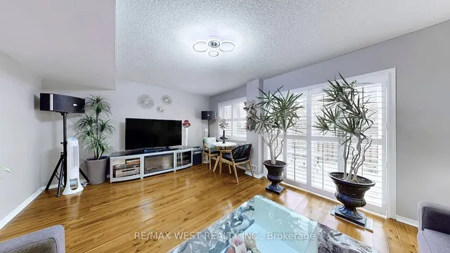Additional image 33 of 10 Via Cassia Dr