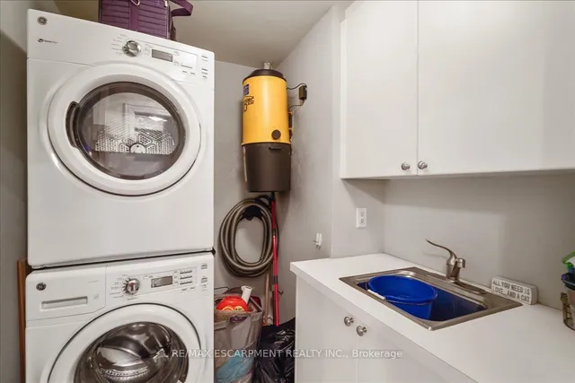 Additional image 33 of 68 Yorkville Ave Unit 304