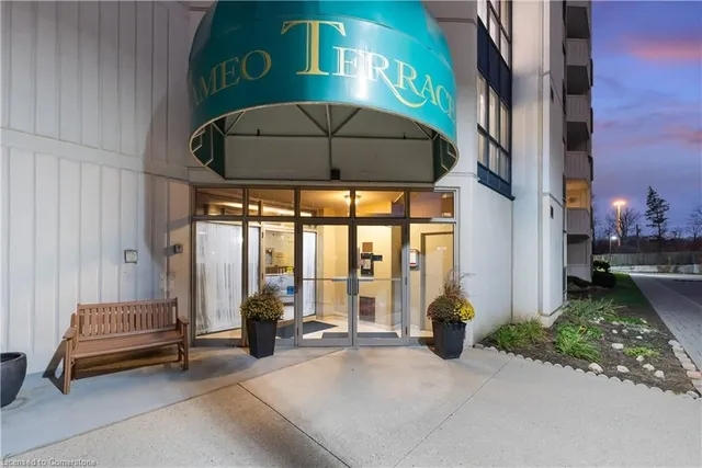 Additional image 36 of 3267 King St Unit PH7