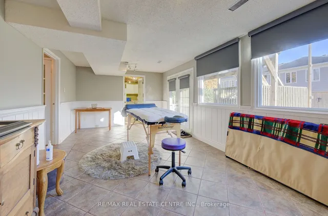 Additional image 31 of 47 Manor Dr