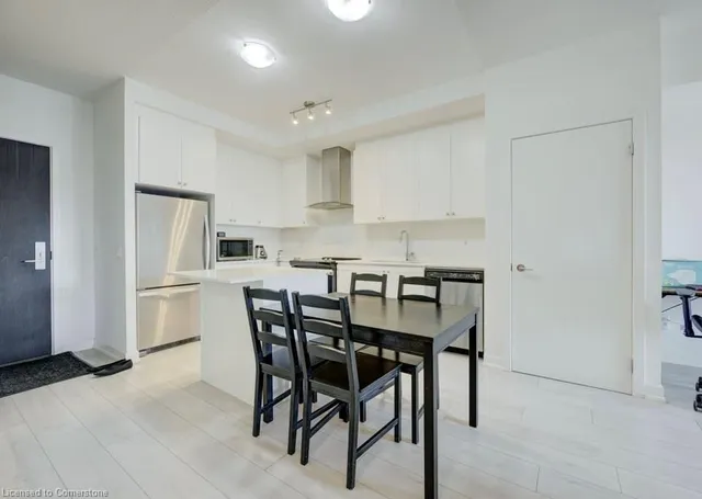 Additional image 16 of 55 Duke St Unit 322