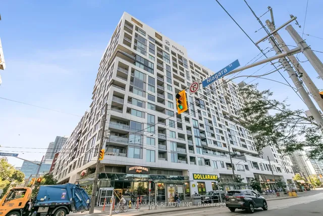 Primary image of 27 BATHURST St Unit 301W
