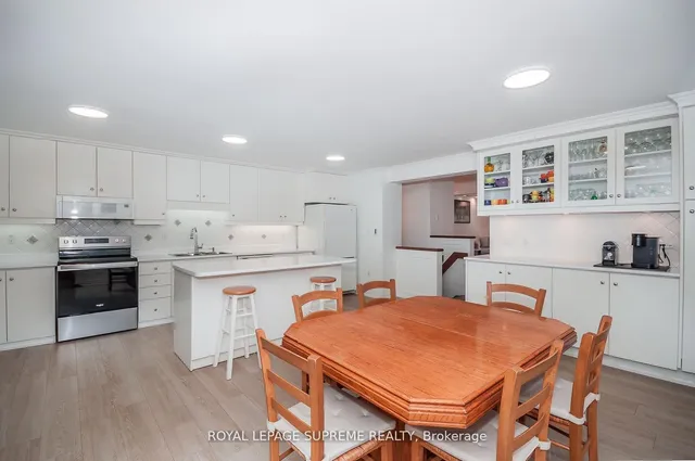 Additional image 17 of 32 Cartwright Ave