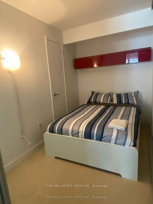 Additional image 20 of 112 Fort York Blvd Unit G09