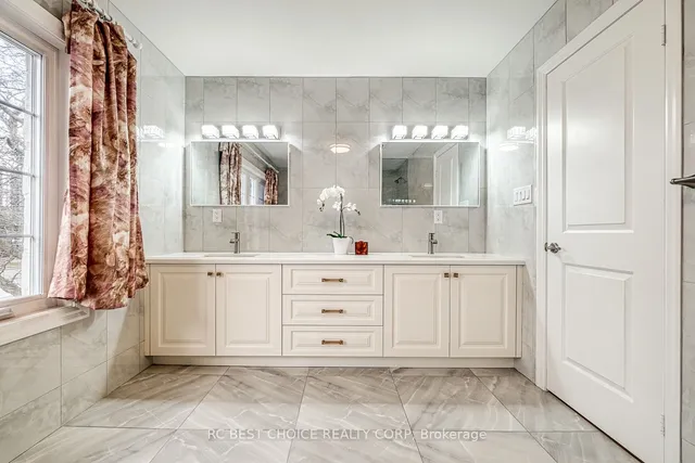 Additional image 27 of 43 Muir Dr