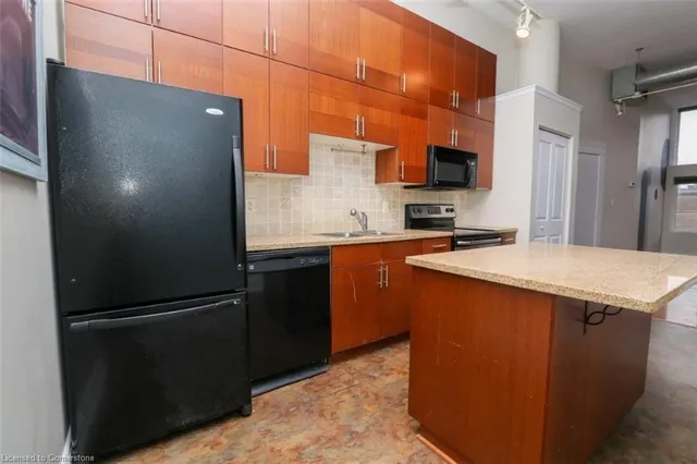 Additional image 20 of 276 King St Unit 208