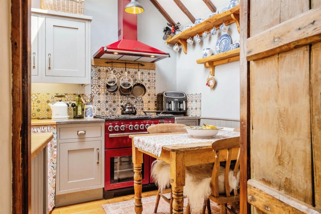 Additional image 19 of High Street, Henstridge, Templecombe