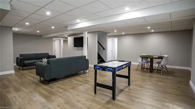 Additional image 32 of 219 Falconridge Dr