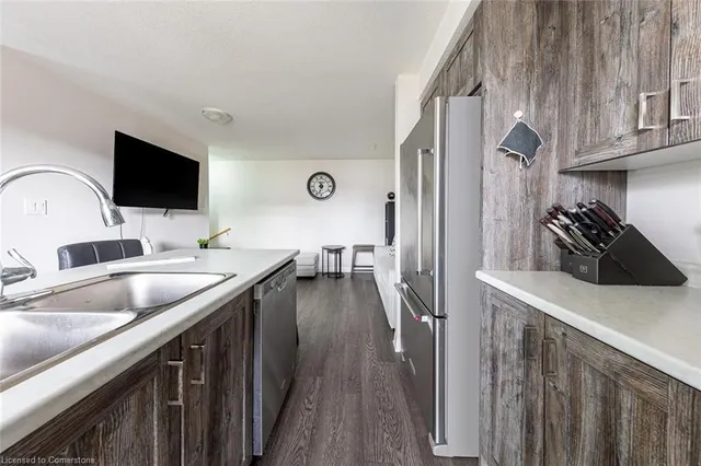 Additional image 9 of 1989 Ottawa St Unit 17E