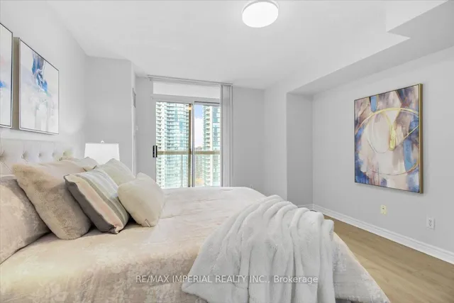 Additional image 31 of 28 empress Ave Unit 2309