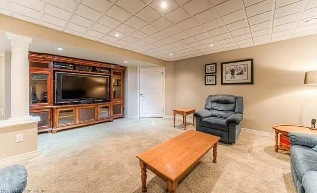 Additional image 46 of 55 Wagon St