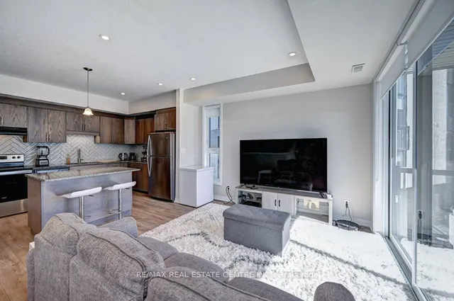 Additional image 7 of 261 Woodbine Ave