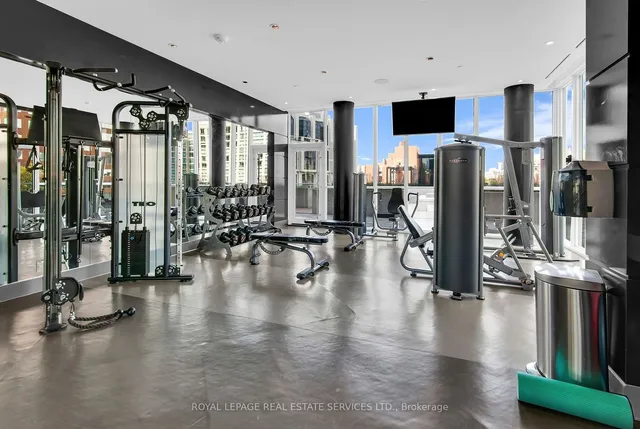 Additional image 17 of 32 Davenport Rd Unit 1405